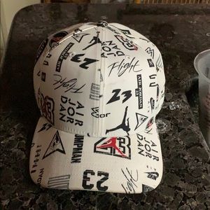 White/Black MICHAEL JORDAN ball cap, size One Size